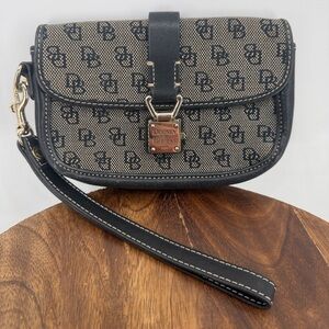 Dooney &‎ Bourke Black and Tan Classic Monogram Small Wristlet
